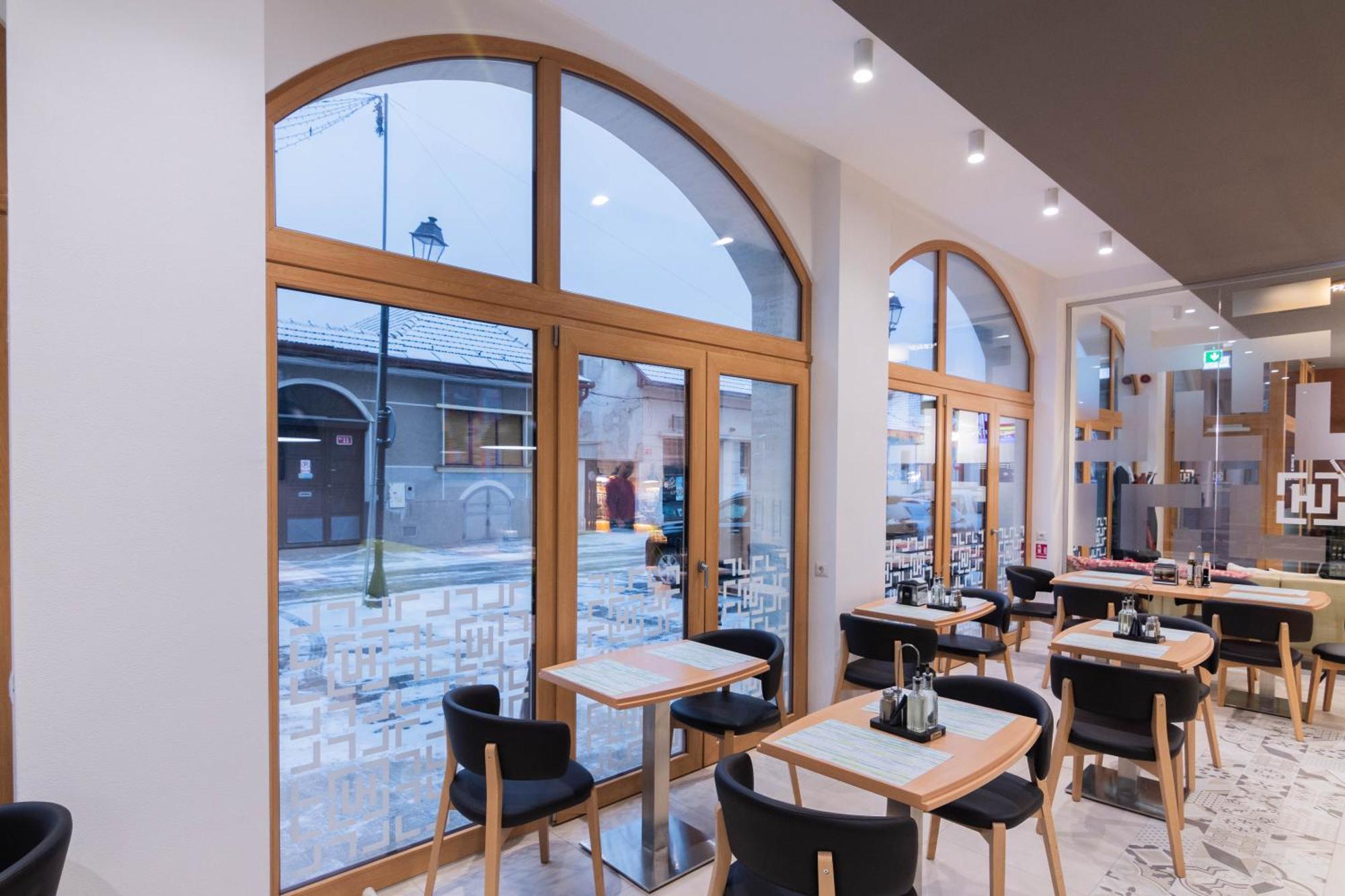 Hotel Urban Baia Mare Ngoại thất bức ảnh
