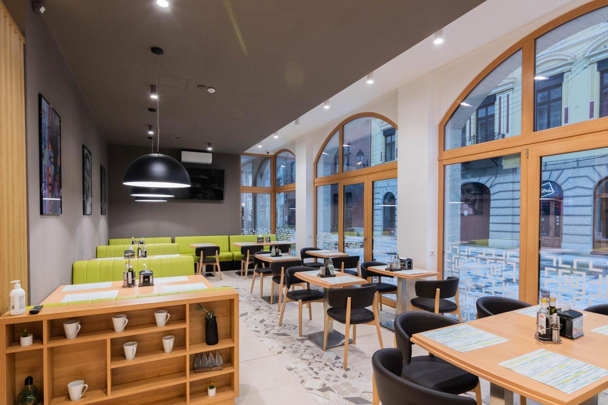 Hotel Urban Baia Mare Ngoại thất bức ảnh