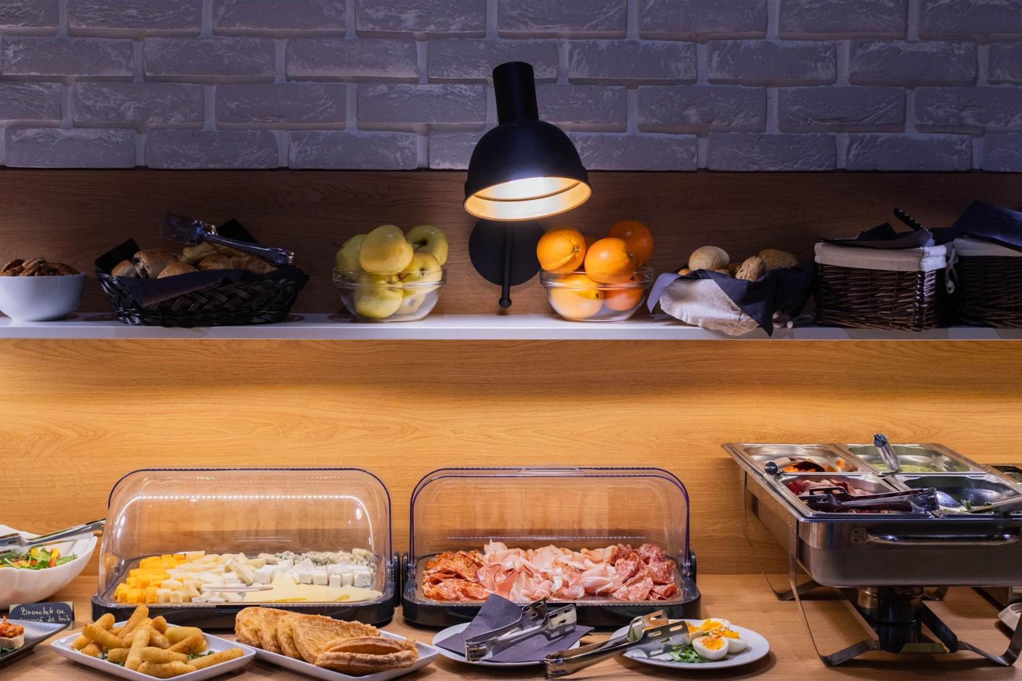 Hotel Urban Baia Mare Ngoại thất bức ảnh