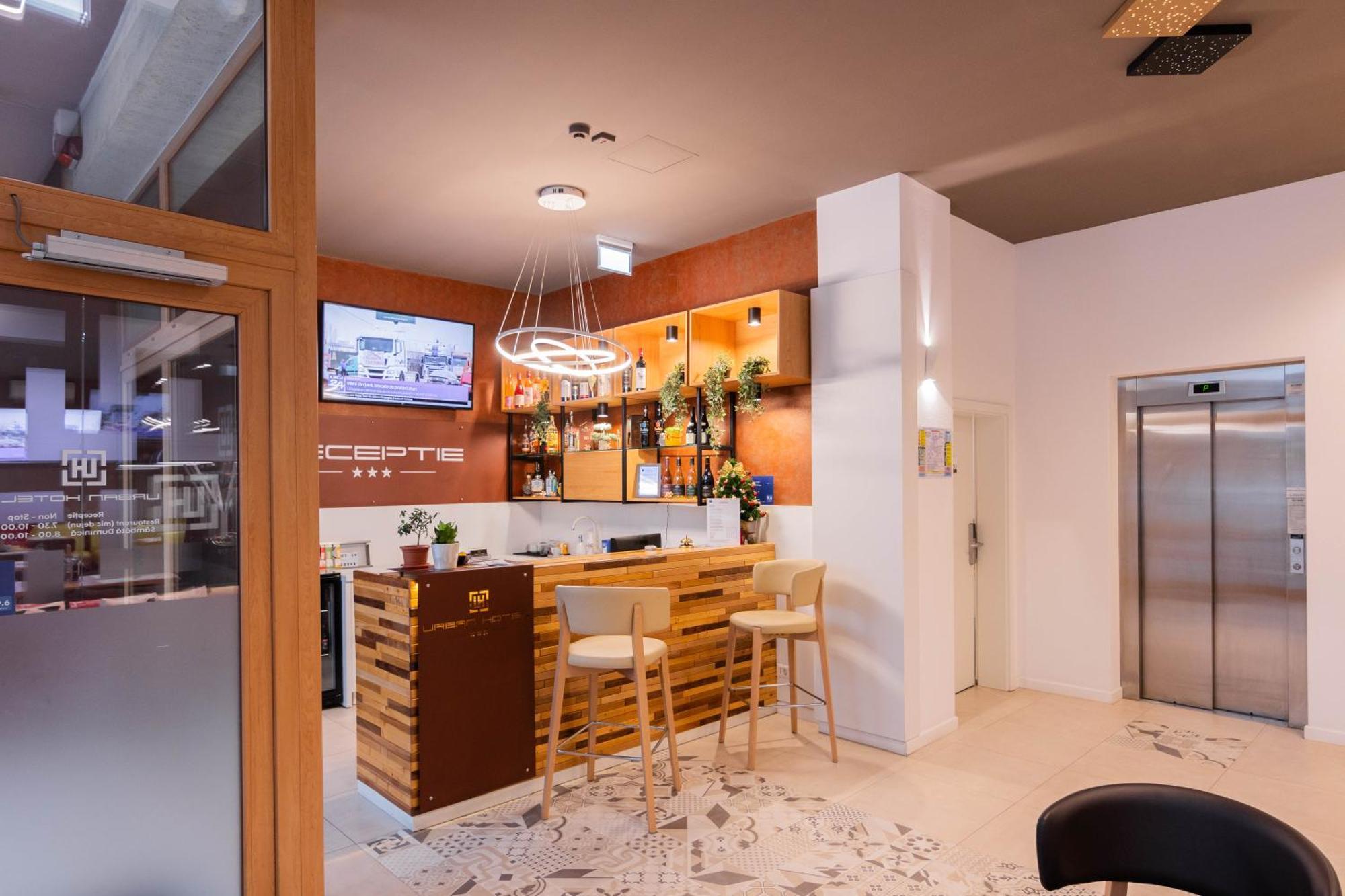 Hotel Urban Baia Mare Ngoại thất bức ảnh